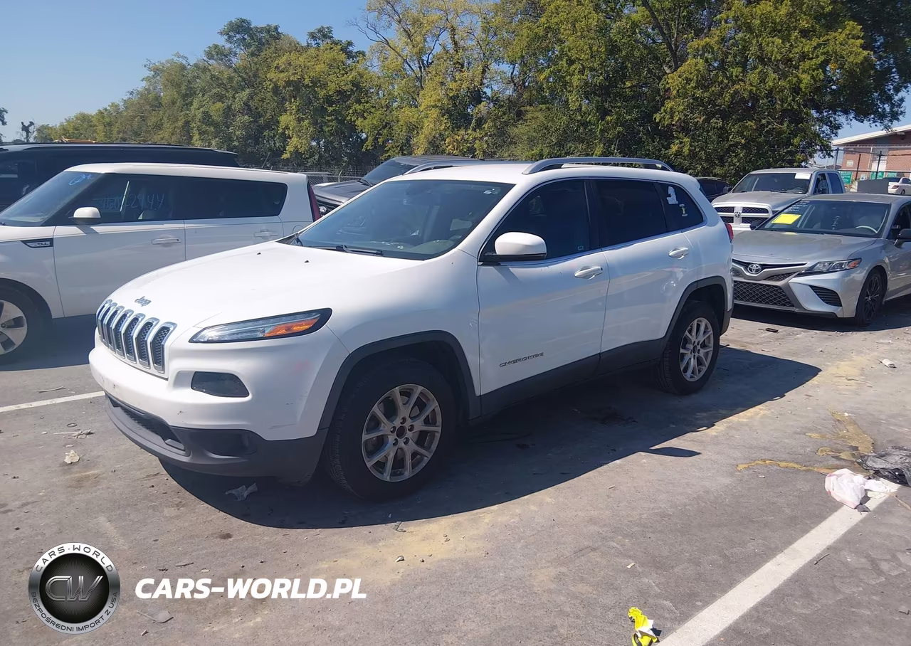 2017 Jeep Cherokee Latitude Fwd VIN:1C4PJLCS2HW641346 - 2