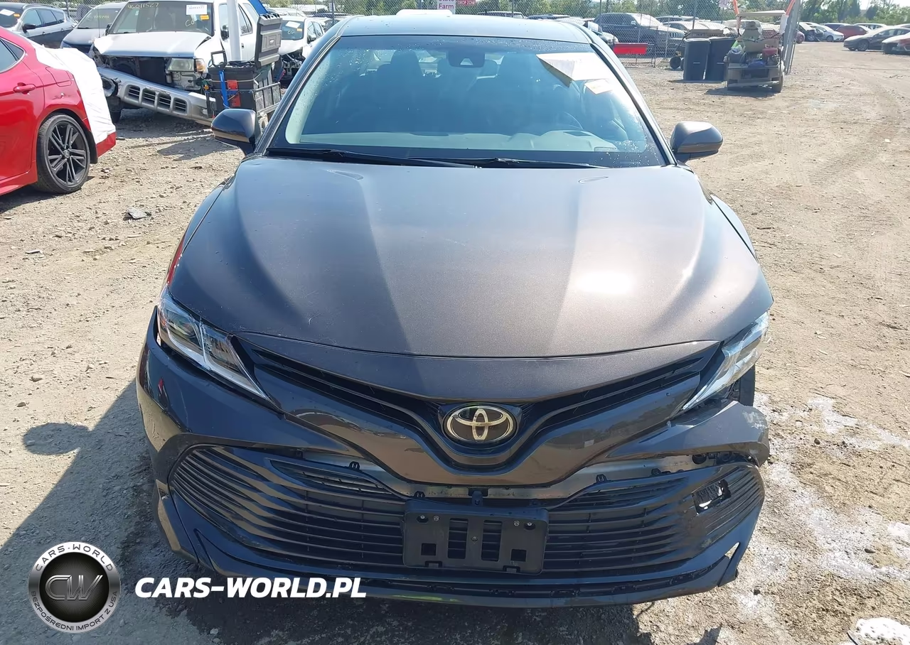 2018 Toyota Camry Le VIN:JTNB11HK0J3022805 - 13