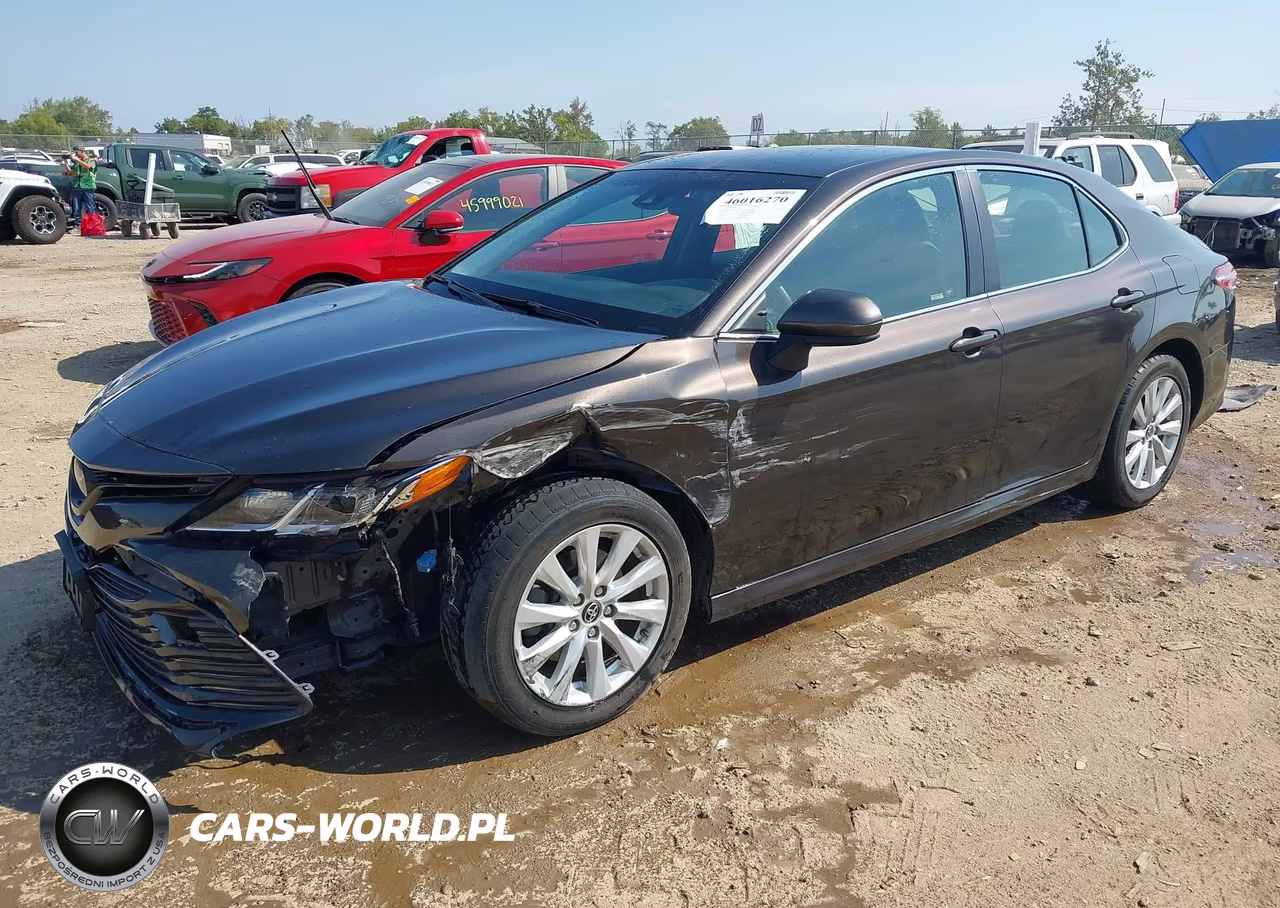 2018 Toyota Camry Le VIN:JTNB11HK0J3022805 - 2