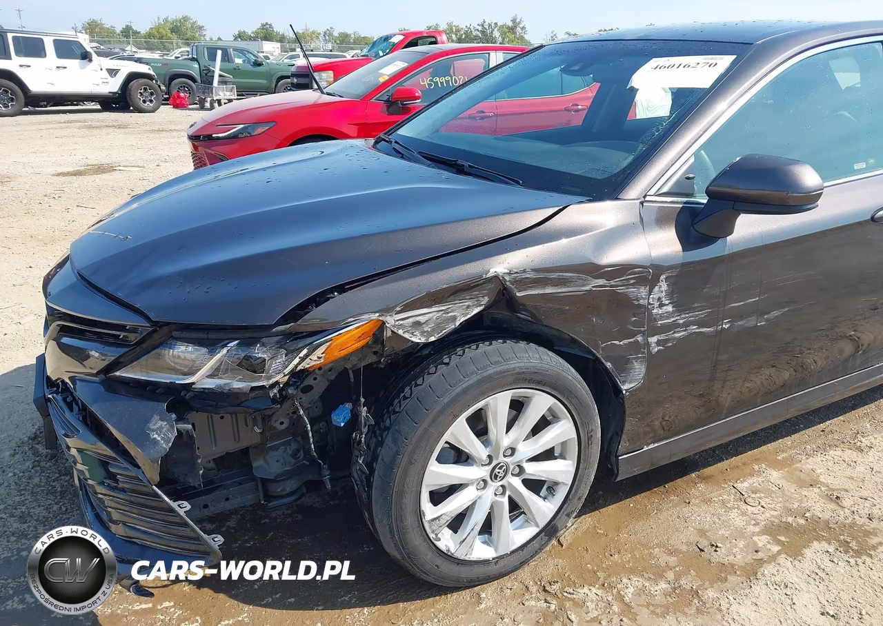 2018 Toyota Camry Le VIN:JTNB11HK0J3022805 - 6