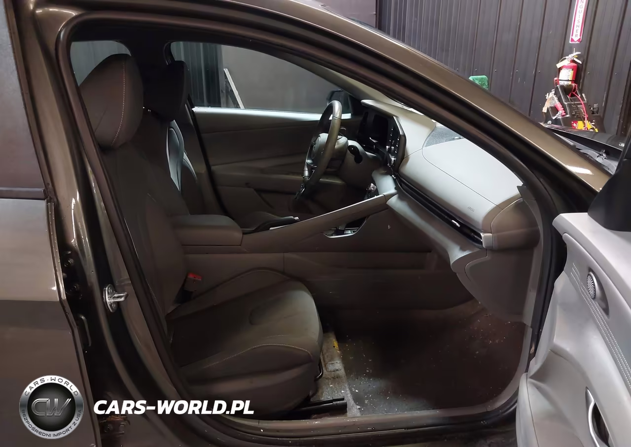 2025 Hyundai Elantra Sel Sport VIN:KMHLM4DG8SU061765 - 5