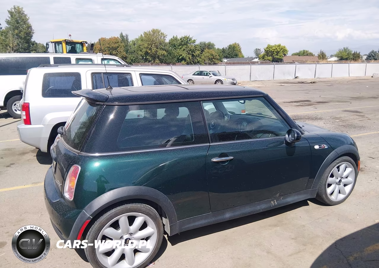 2004 Mini Cooper S VIN:WMWRE33474TD84114 - 4