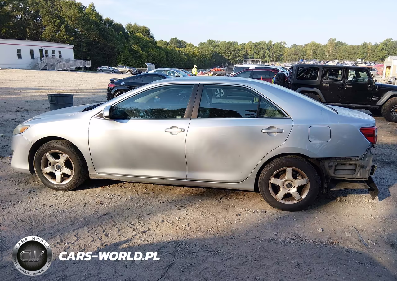 2013 Toyota Camry L VIN:4T1BF1FK6DU694807 - 14