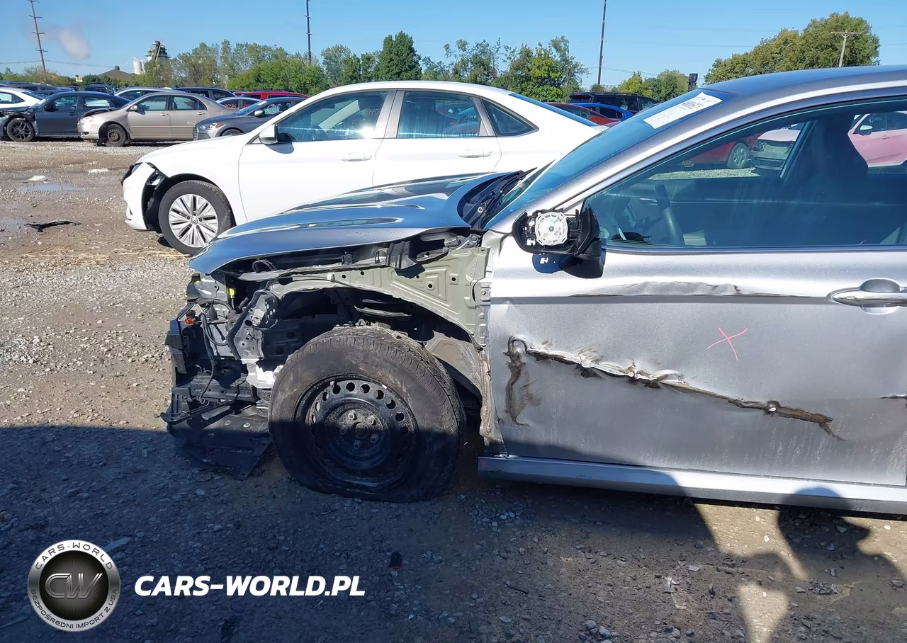 2020 Toyota Camry Le Hybrid VIN:4T1C31AK9LU532950 - 6