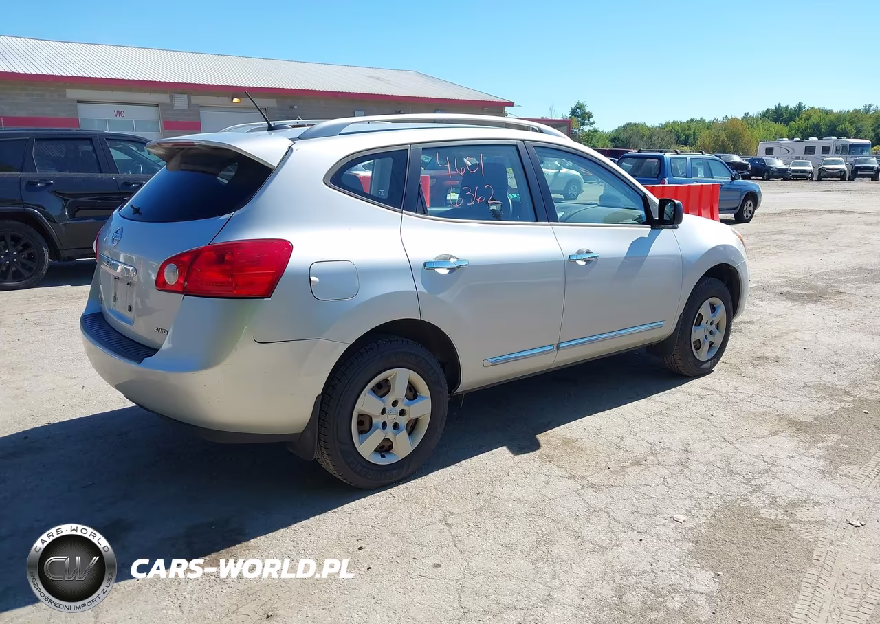 2015 Nissan Rogue Select S VIN:JN8AS5MV4FW758077 - 4