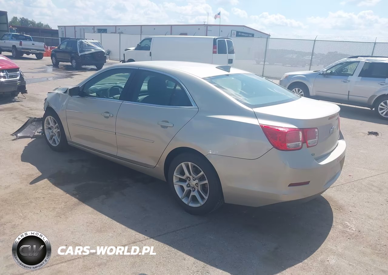 2015 Chevrolet Malibu 1Lt VIN:1G11C5SLXFF221443 - 3