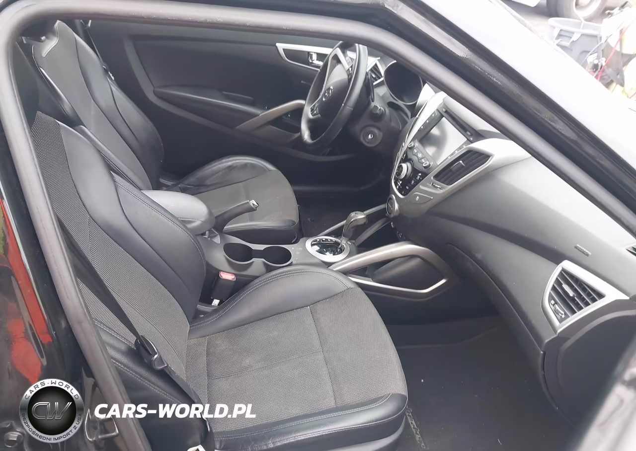 2013 Hyundai Veloster Base W-Black VIN:KMHTC6AD1DU145356 - 5