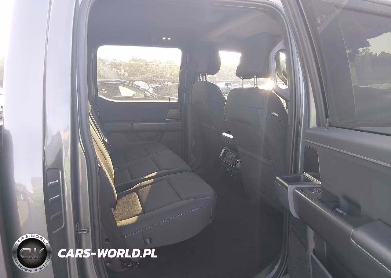 2024 Ford F-150 Xlt VIN:1FTFW3L86RKF68637 - 8
