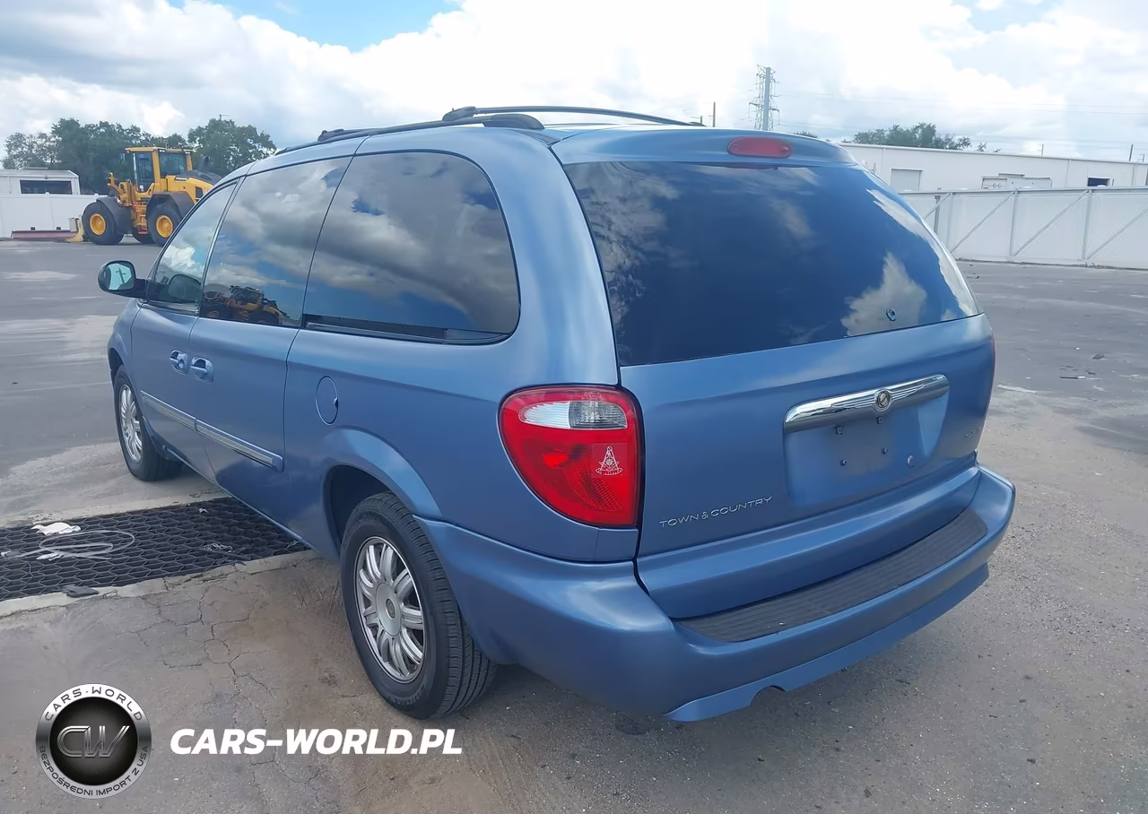 2007 Chrysler Town & Country Touring VIN:2A4GP54L07R136070 - 3