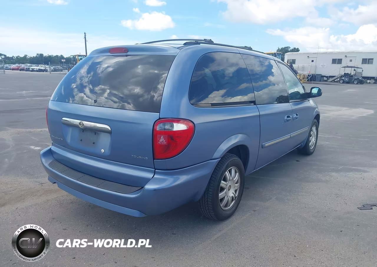 2007 Chrysler Town & Country Touring VIN:2A4GP54L07R136070 - 4
