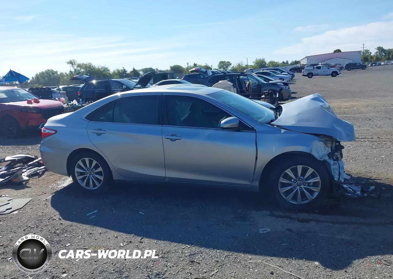 2015 Toyota Camry Xle VIN:4T1BF1FK7FU926415 - 14