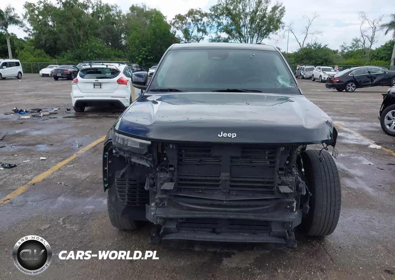 2023 Jeep Grand Cherokee Laredo 4X2 VIN:1C4RJGAG2PC534702 - 13