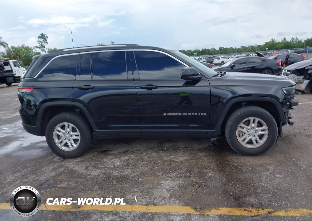 2023 Jeep Grand Cherokee Laredo 4X2 VIN:1C4RJGAG2PC534702 - 14