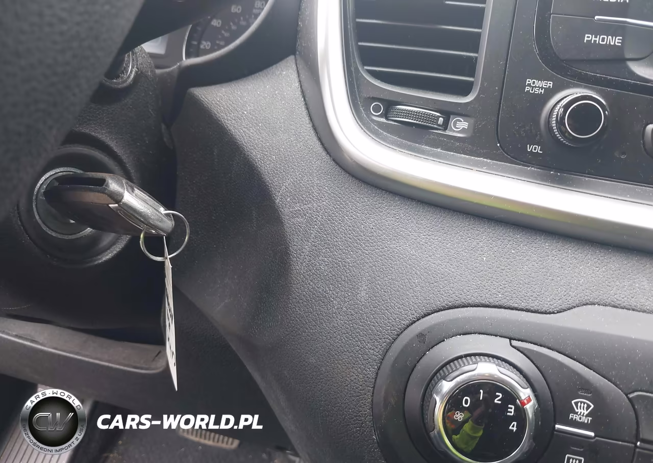2018 Kia Sorento 2.4L L VIN:5XYPG4A39JG358414 - 11