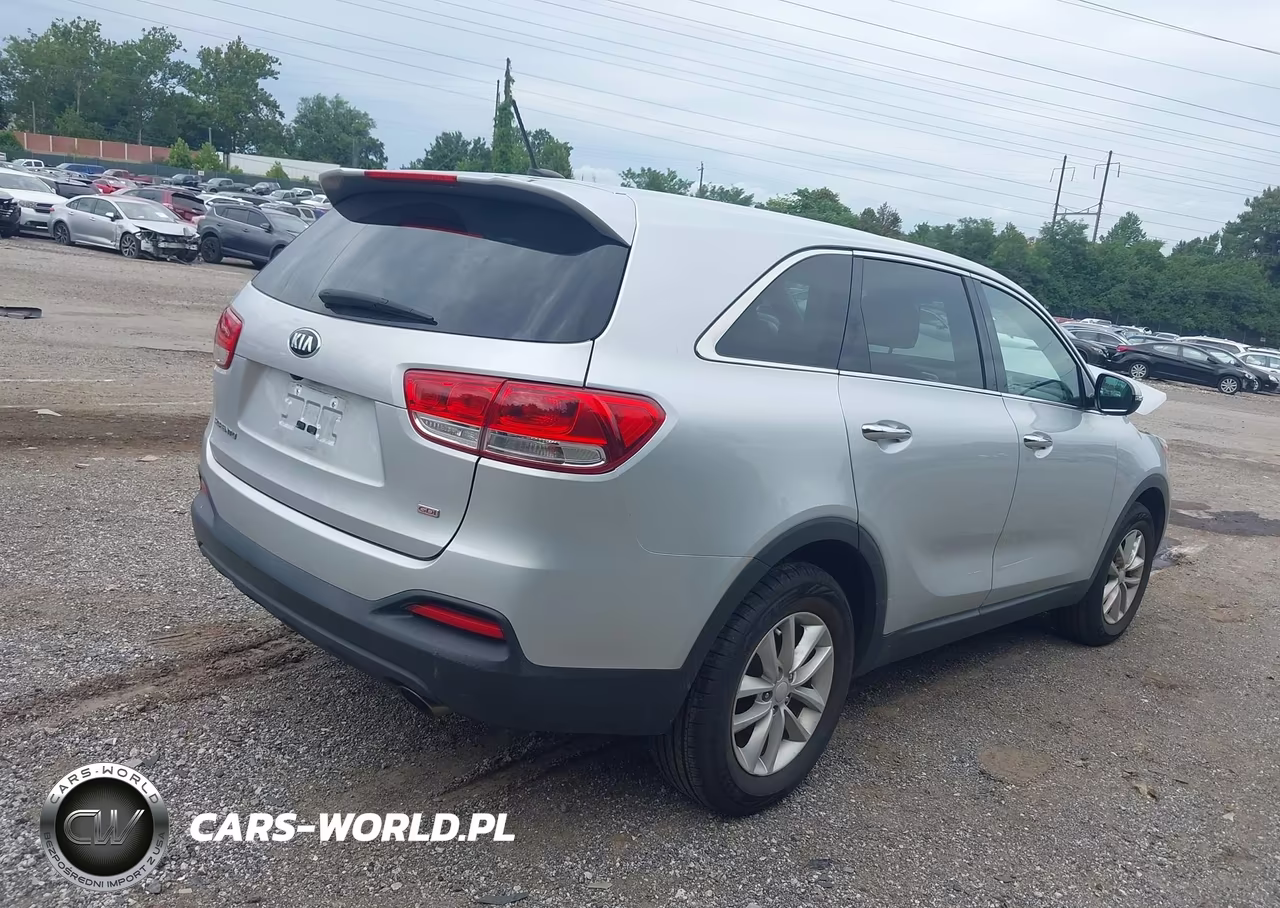 2018 Kia Sorento 2.4L L VIN:5XYPG4A39JG358414 - 4