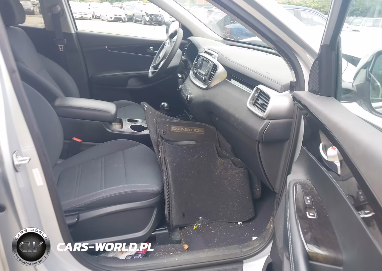 2018 Kia Sorento 2.4L L VIN:5XYPG4A39JG358414 - 5
