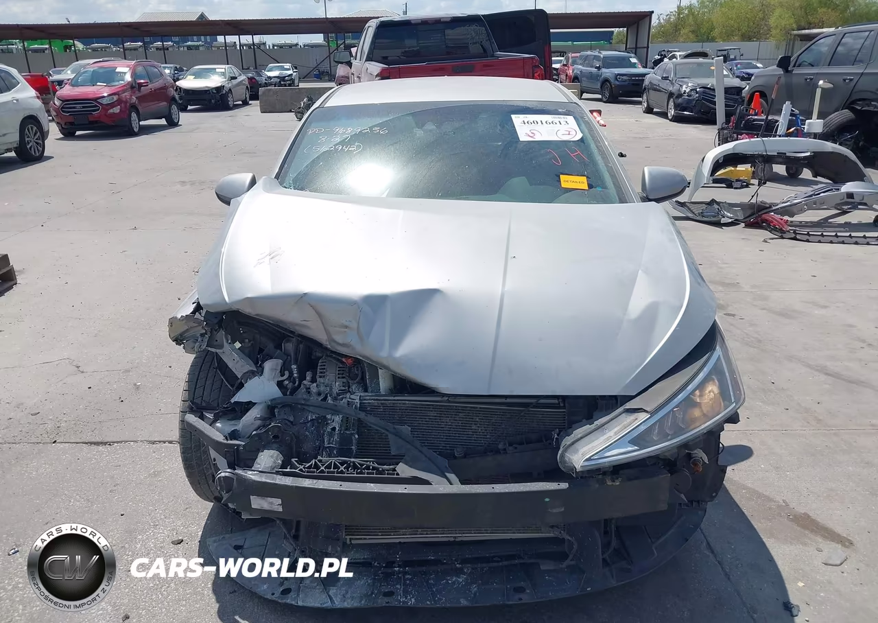 2020 Hyundai Elantra Sel VIN:5NPD84LF9LH562942 - 13