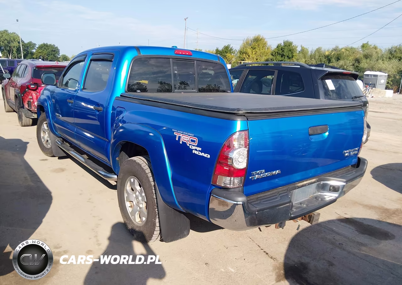 2010 Toyota Tacoma Prerunner V6 VIN:5TEJU4GNXAZ700594 - 3