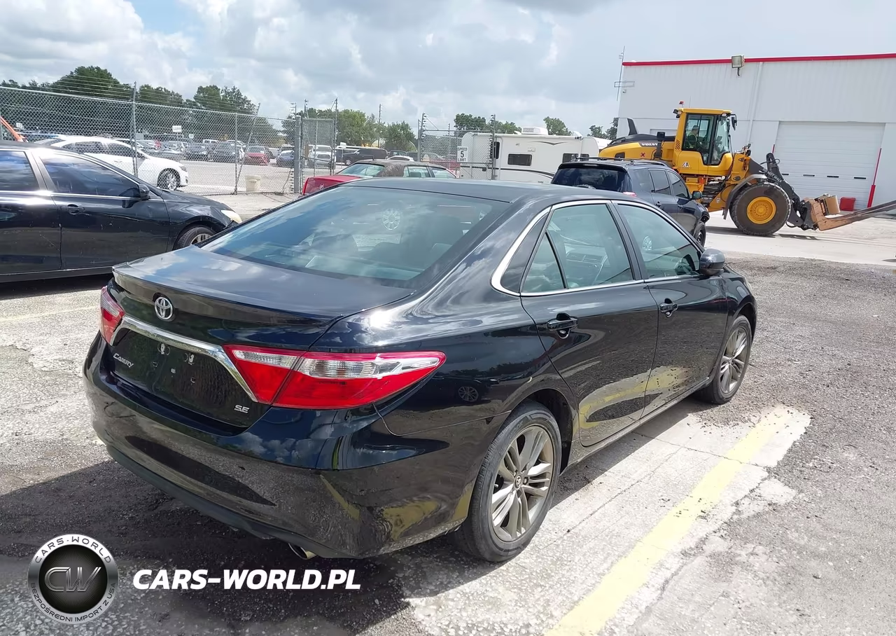 2017 Toyota Camry Se VIN:4T1BF1FK7HU783761 - 4