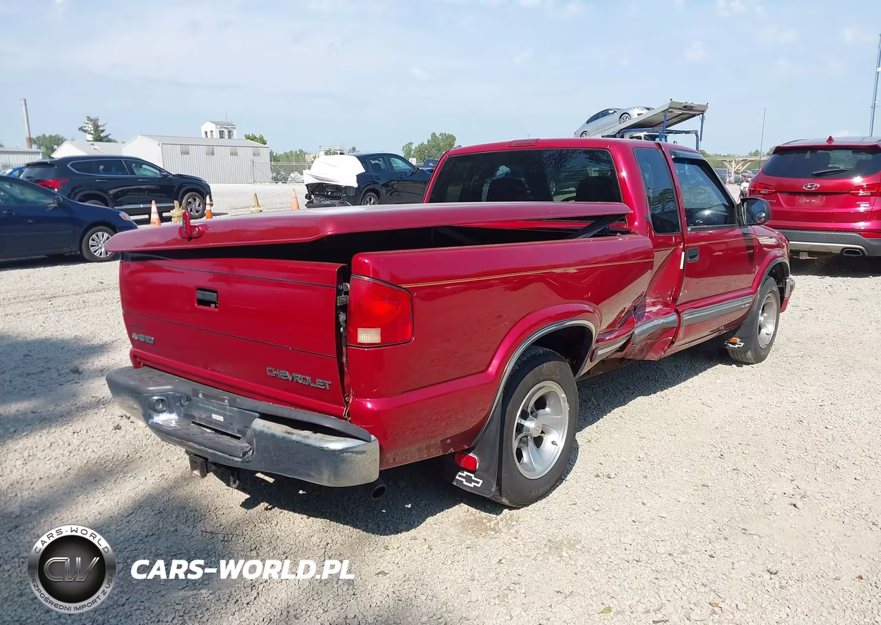 2000 Chevrolet S-10 Ls VIN:1GCCS19W3Y8233243 - 4