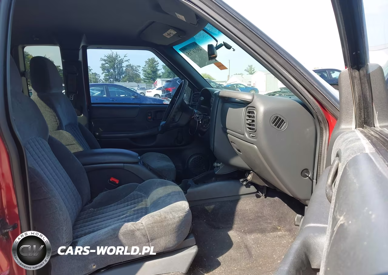 2000 Chevrolet S-10 Ls VIN:1GCCS19W3Y8233243 - 5