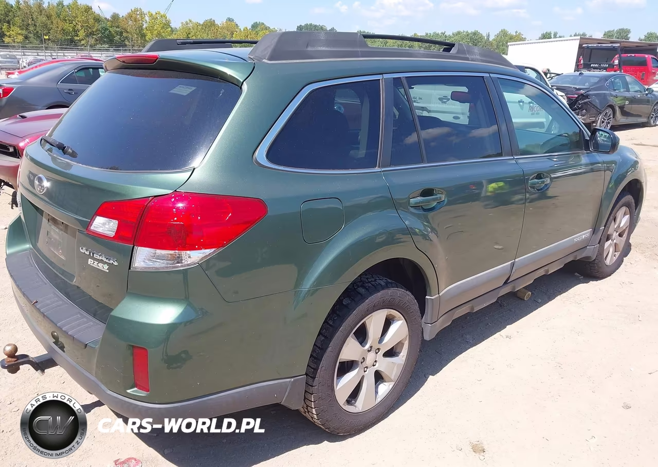 2010 Subaru Outback 2.5I Premium VIN:4S4BRBCC4A3347679 - 4