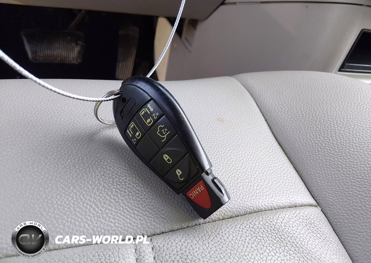 2013 Chrysler Town & Country Touring VIN:2C4RC1BG5DR560347 - 11