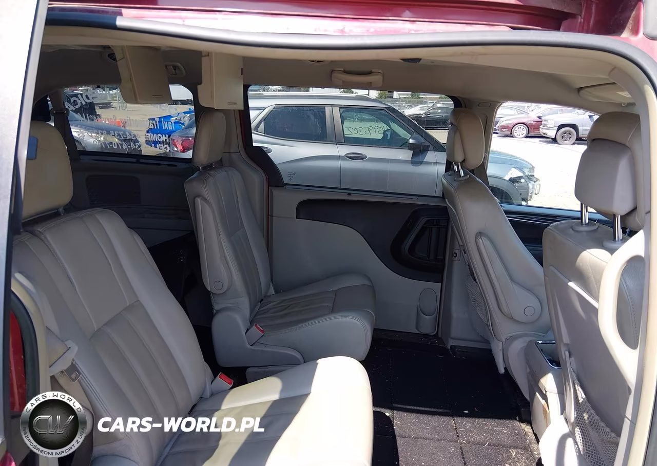 2013 Chrysler Town & Country Touring VIN:2C4RC1BG5DR560347 - 8