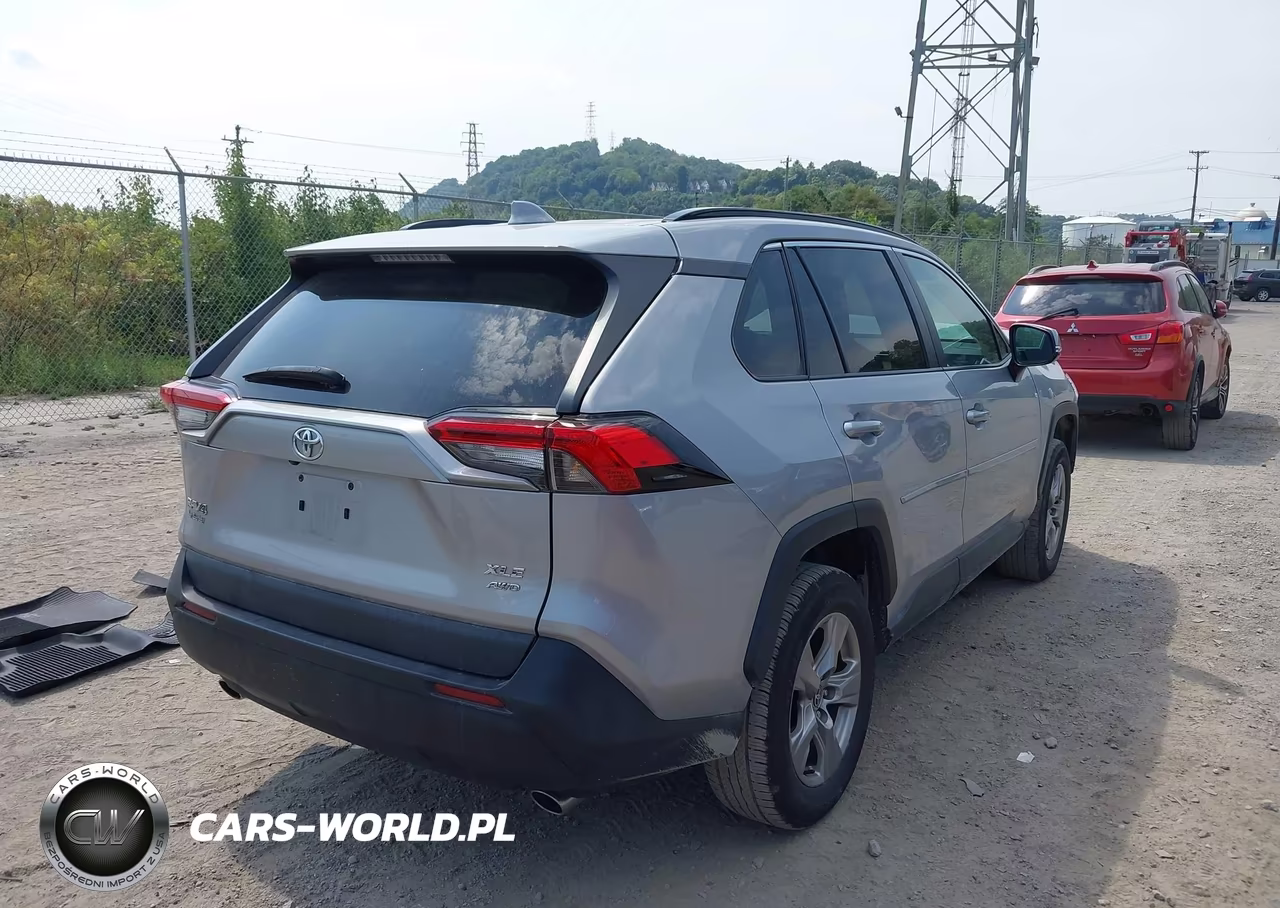 2022 Toyota Rav4 Xle VIN:2T3P1RFV9NC278399 - 4