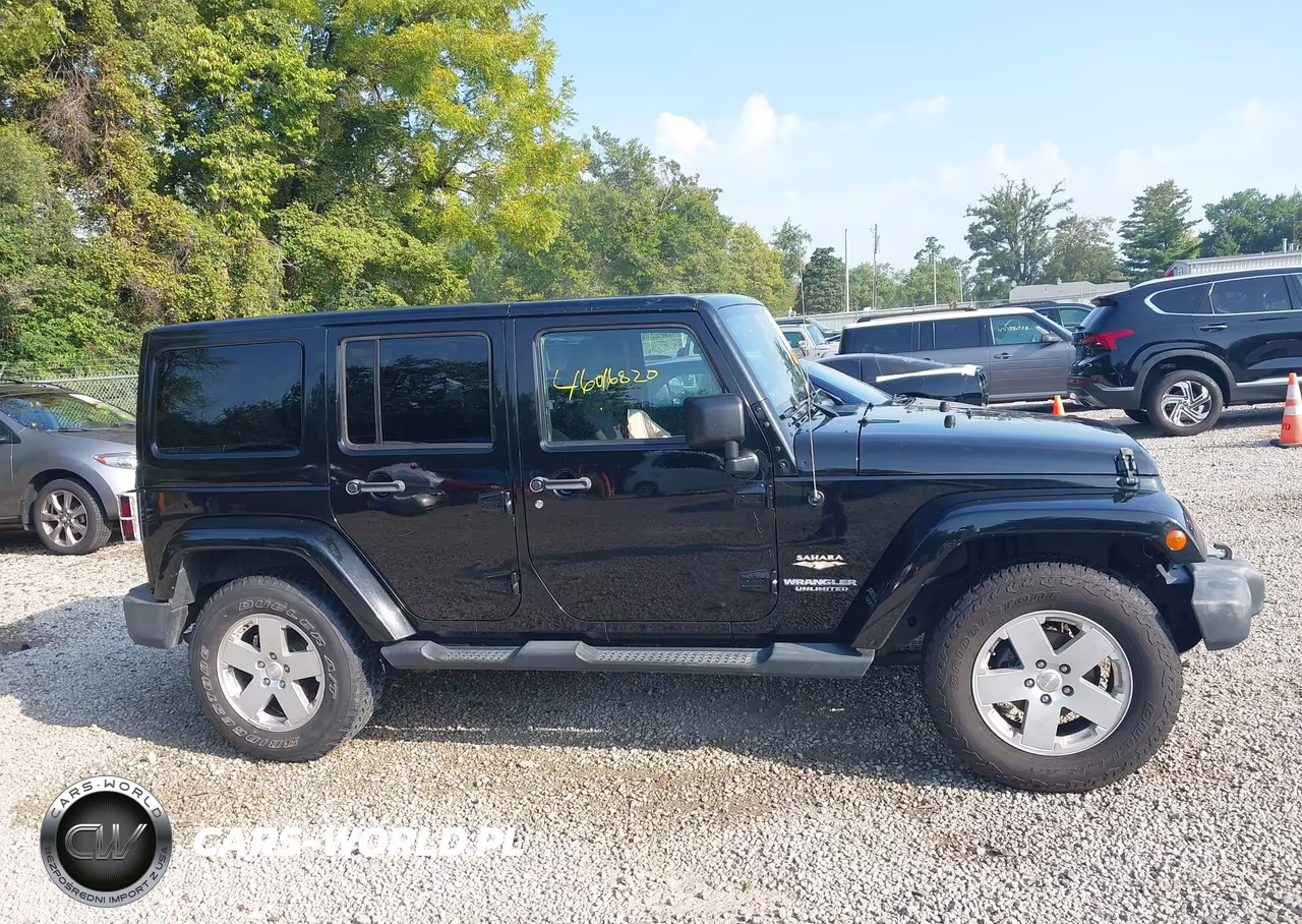 2012 Jeep Wrangler Unlimited Sahara VIN:1C4HJWEG6CL281667 - 13