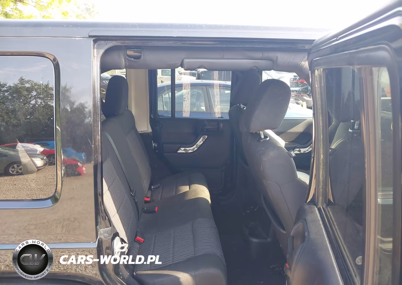 2012 Jeep Wrangler Unlimited Sahara VIN:1C4HJWEG6CL281667 - 8