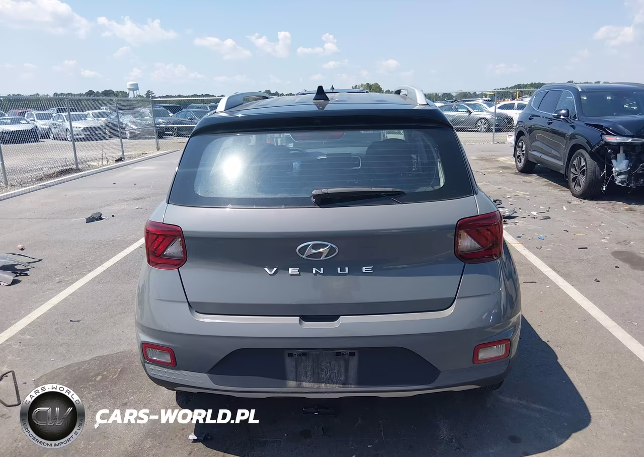 2022 Hyundai Venue Limited VIN:KMHRC8A3XNU180413 - 17