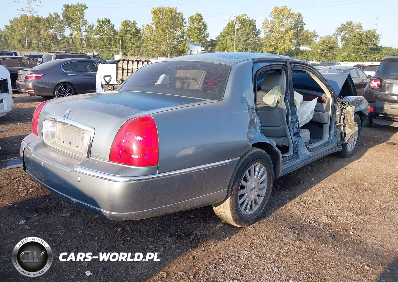 2004 Lincoln Town Car Executive-Signature VIN:1LNHM81W54Y616398 - 4