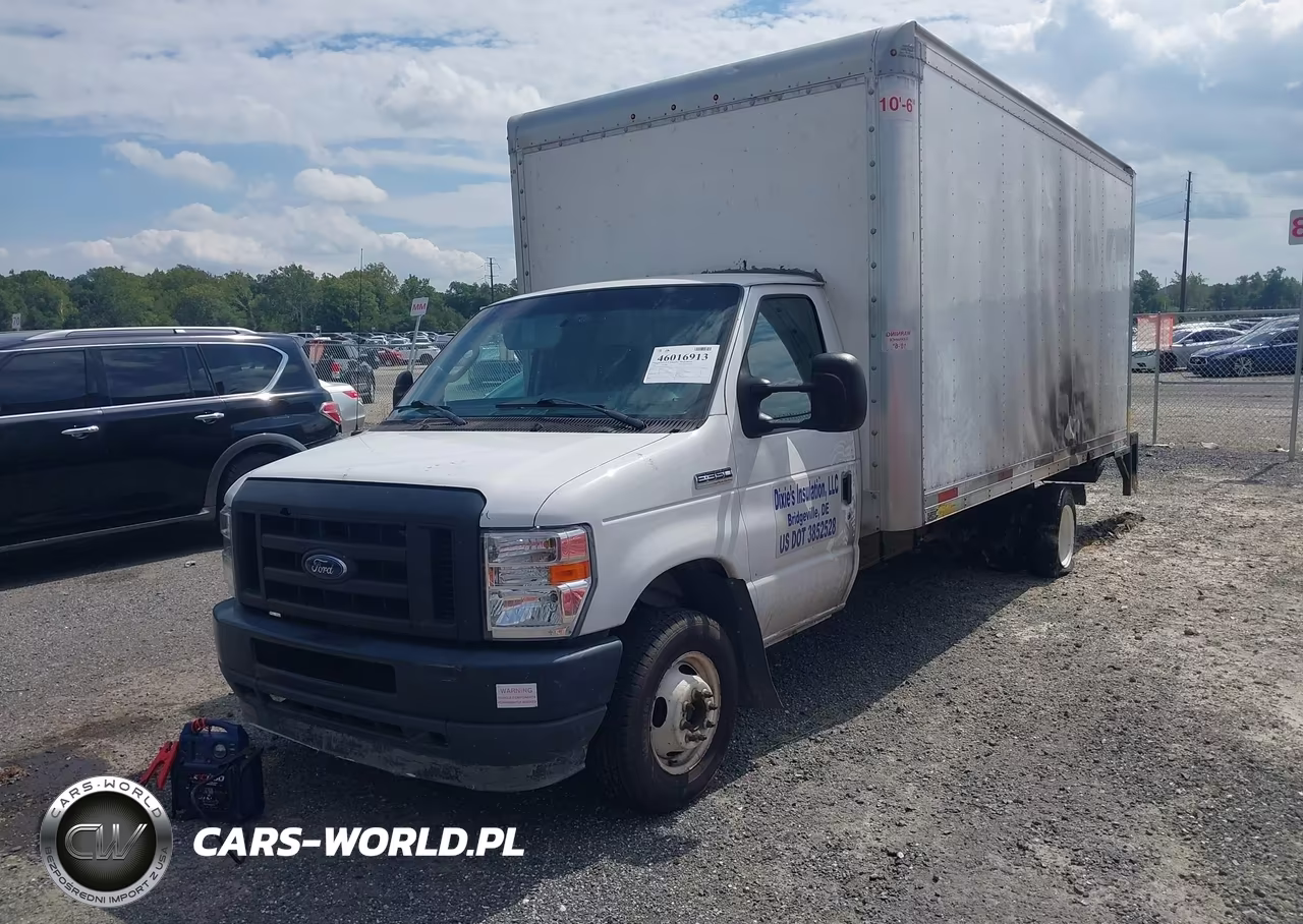 2021 Ford E-350 Cutaway
