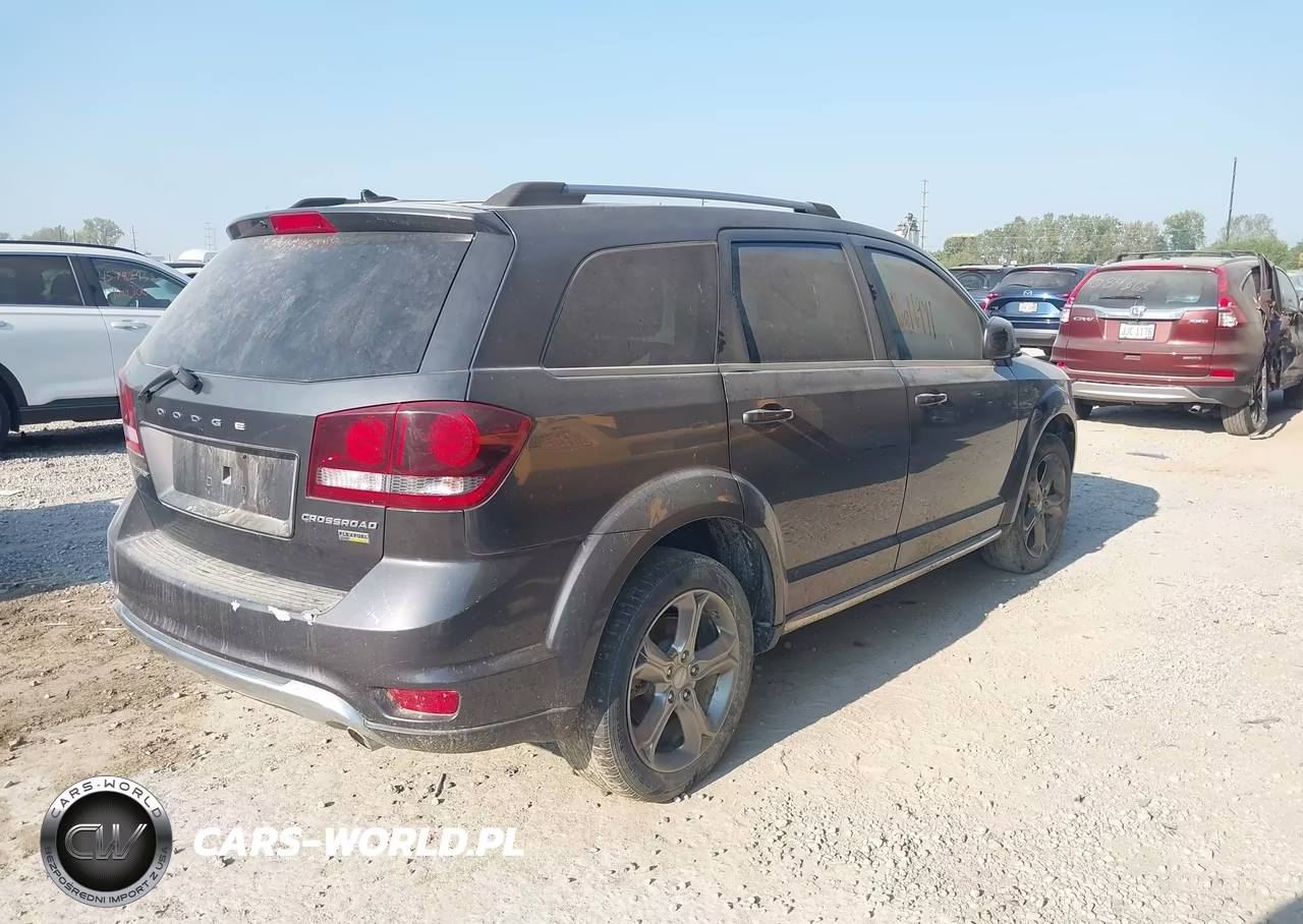 2017 Dodge Journey Crossroad Plus VIN:3C4PDCGG7HT594656 - 4