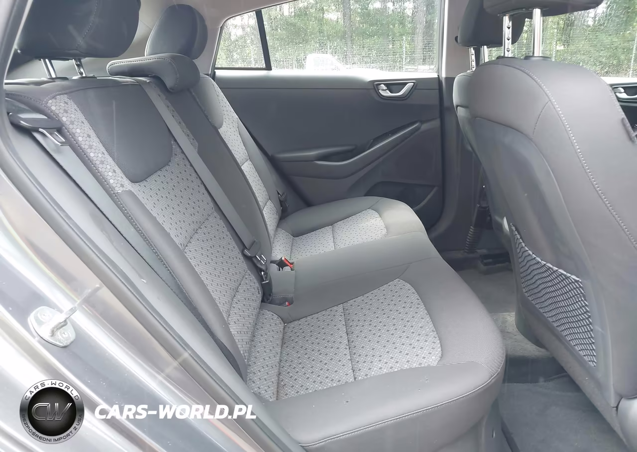2019 Hyundai Ioniq Hybrid Blue VIN:KMHC65LC7KU156459 - 8