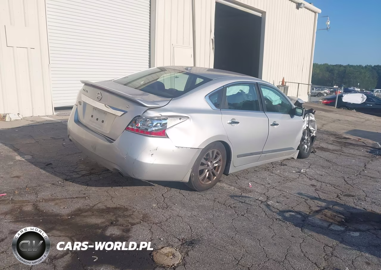 2015 Nissan Altima 2.5 S VIN:1N4AL3AP2FN361823 - 4