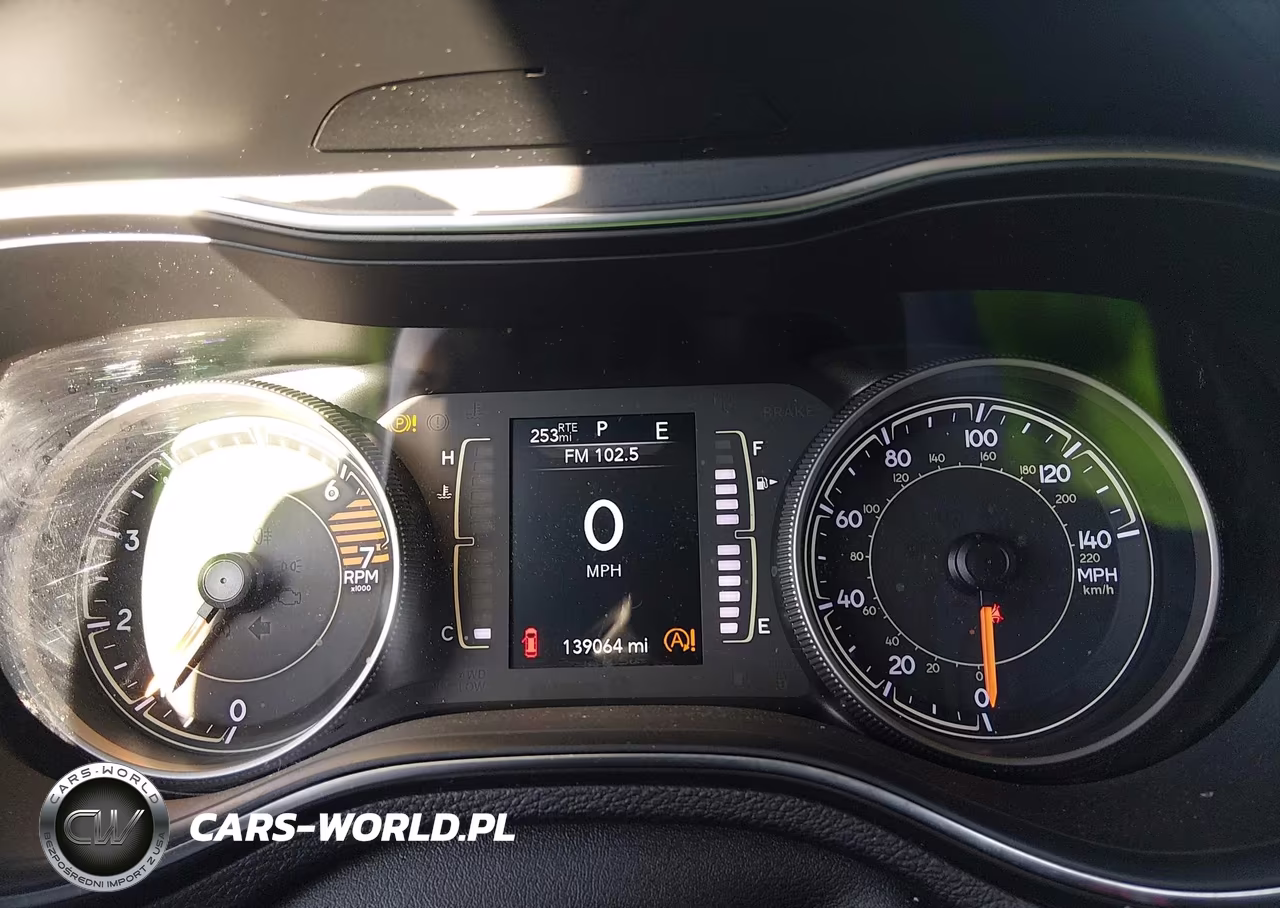 2019 Jeep Cherokee Latitude Plus Fwd VIN:1C4PJLLB4KD176233 - 7