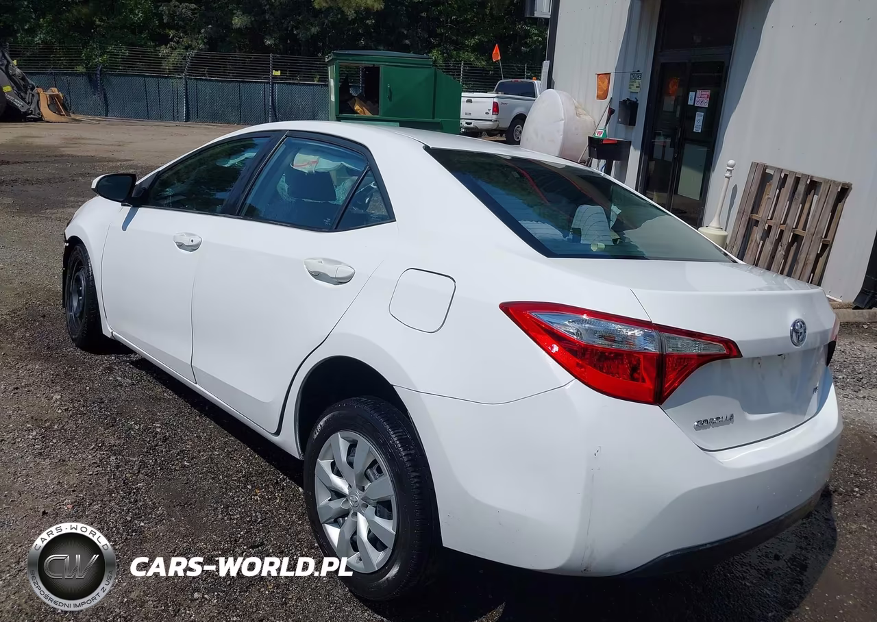 2015 Toyota Corolla Le VIN:2T1BURHE5FC282118 - 3