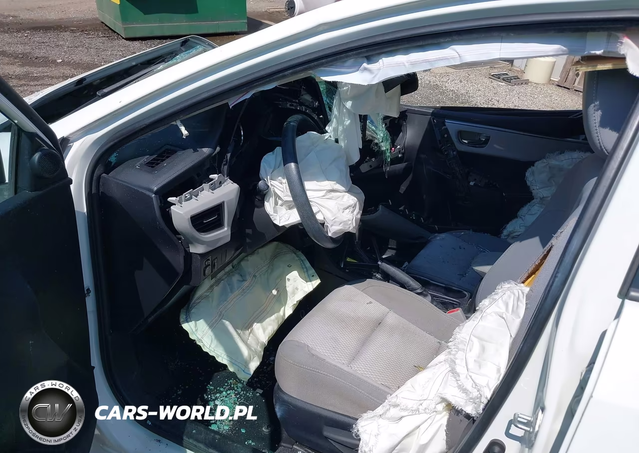 2015 Toyota Corolla Le VIN:2T1BURHE5FC282118 - 5