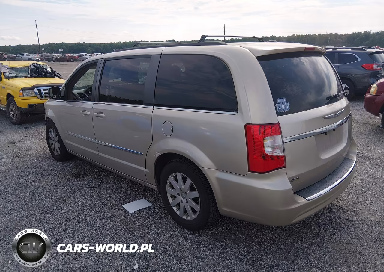 2016 Chrysler Town & Country Touring VIN:2C4RC1BG1GR172696 - 3