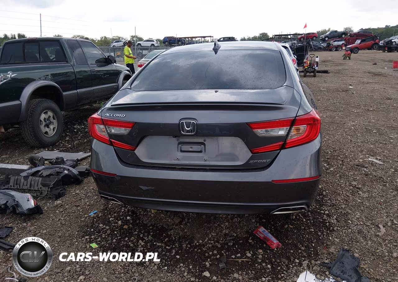 2018 Honda Accord Sport VIN:1HGCV1F38JA168228 - 17