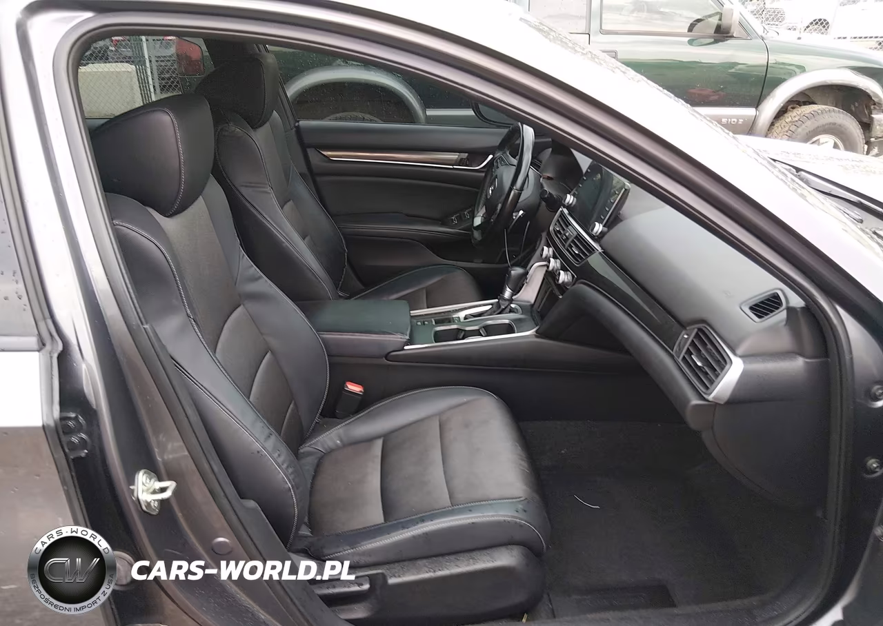2018 Honda Accord Sport VIN:1HGCV1F38JA168228 - 5