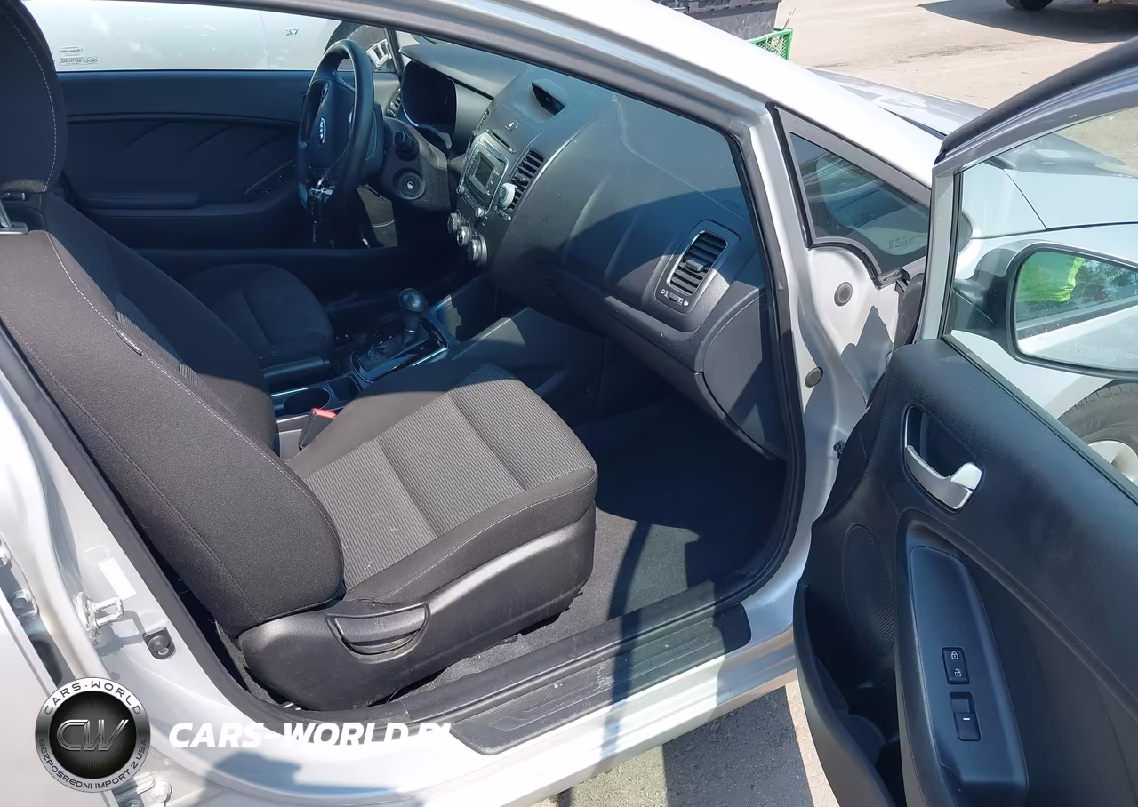 2017 Kia Forte Lx VIN:3KPFK4A7XHE011484 - 5
