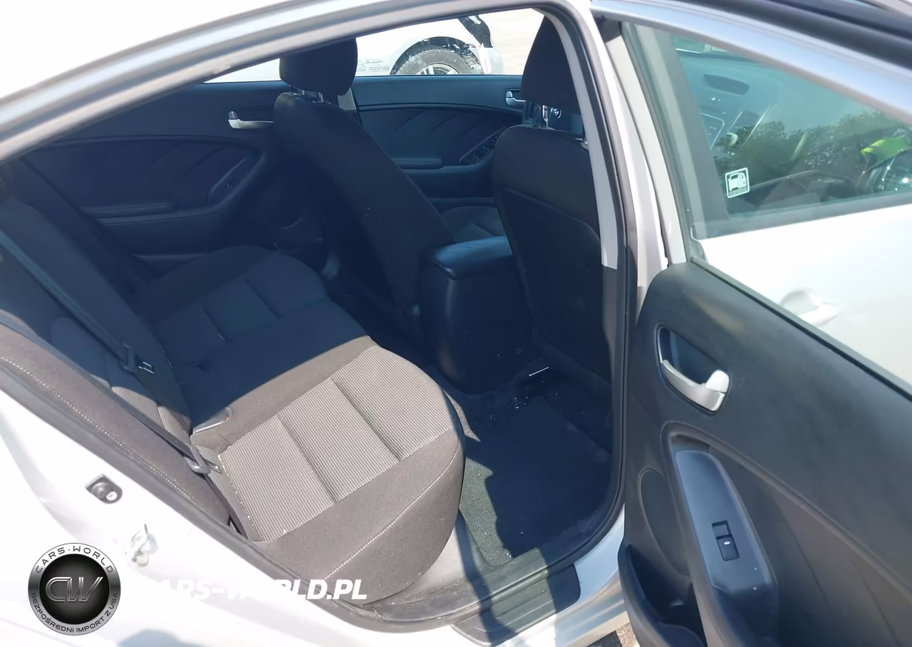 2017 Kia Forte Lx VIN:3KPFK4A7XHE011484 - 8