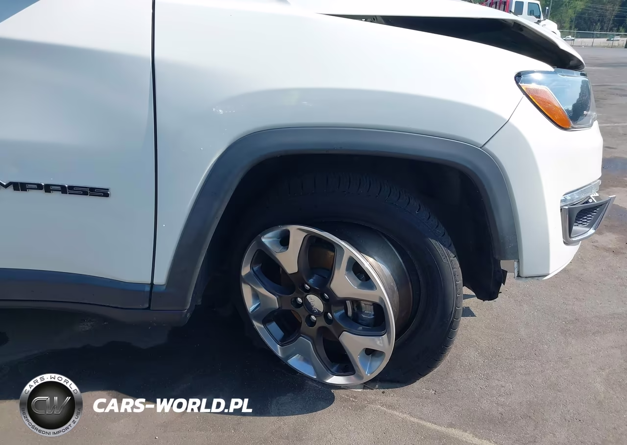 2018 Jeep Compass Limited 4X4 VIN:3C4NJDCB9JT354160 - 19
