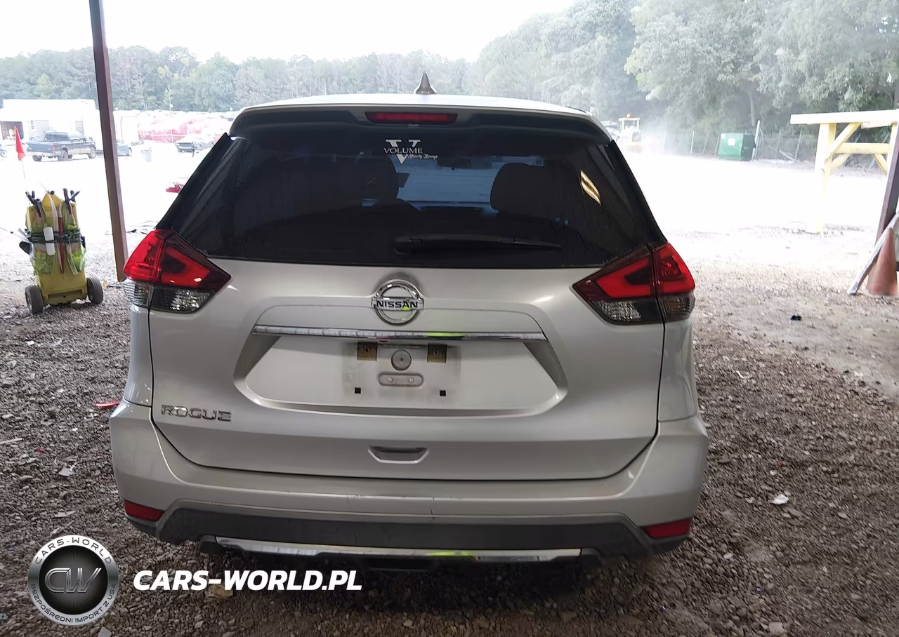 2018 Nissan Rogue S VIN:KNMAT2MTXJP578479 - 17