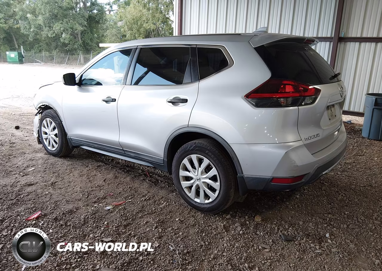 2018 Nissan Rogue S VIN:KNMAT2MTXJP578479 - 3