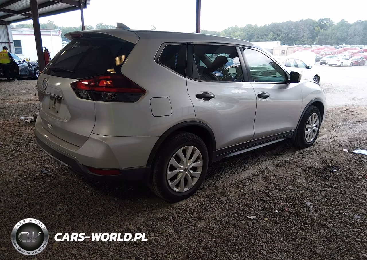 2018 Nissan Rogue S VIN:KNMAT2MTXJP578479 - 4