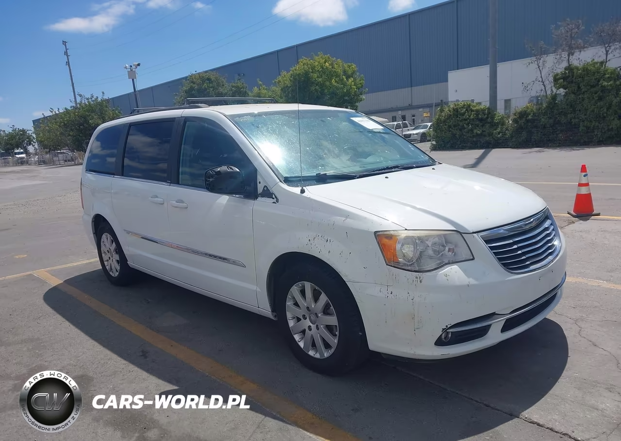 2014 Chrysler Town & Country Touring – zdjęcie 1 z 11